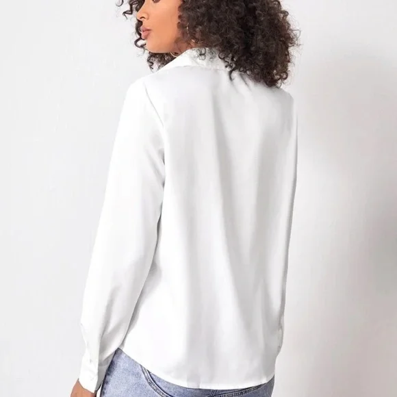 Button up shirt long sleeve pocket front white minimalist business casual - Picture 2 of 2